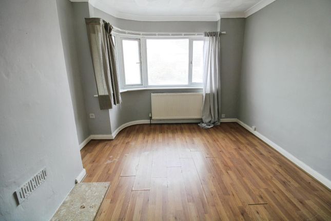 124A, Eversley Avenue, Barnehurst photo 2