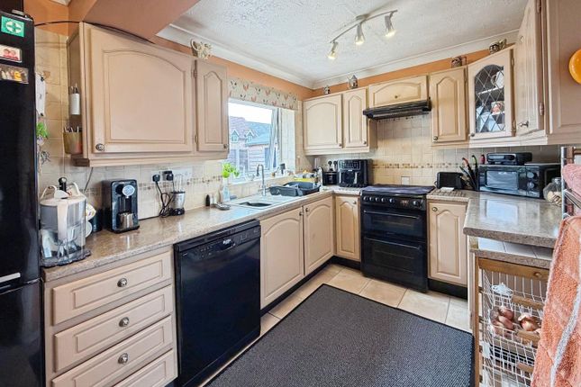 17, Queens Drive, Bury St. Edmunds photo 4
