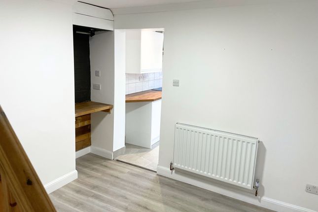 75 Lower Cliff Road, Gorleston photo 4