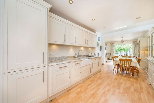 170, Grove Lane, London photo 4