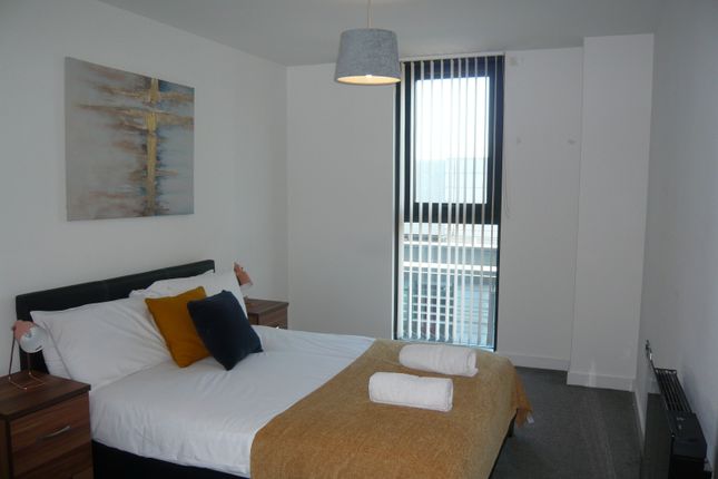 91, IQuarter, Sheffield photo 2