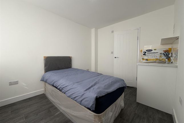 94, Lovell Road, Southall photo 4
