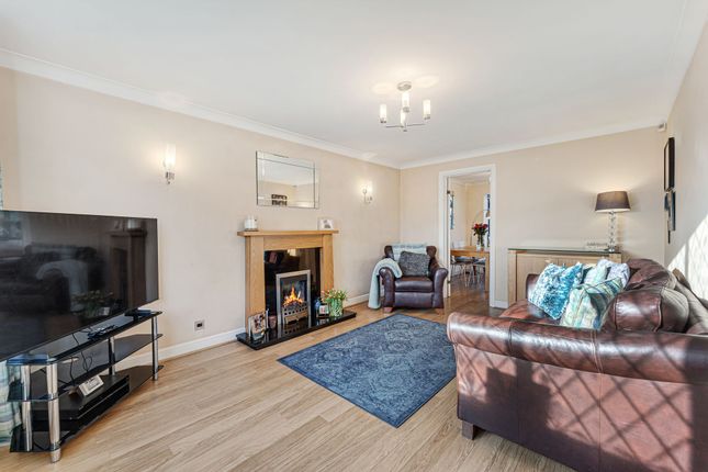 5 Wendlebury Close, Leigh photo 3