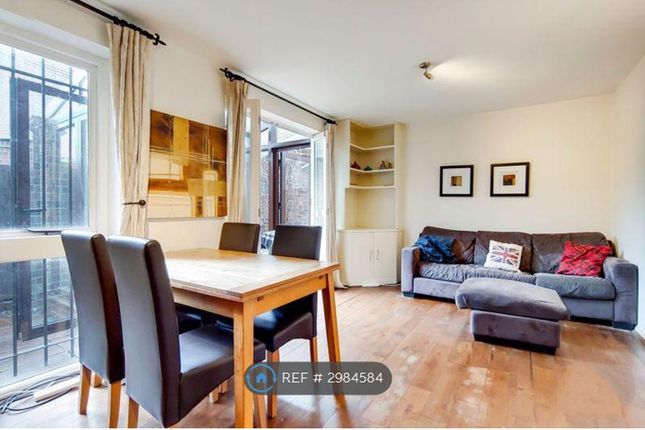 Lamplighter Close, London photo 3