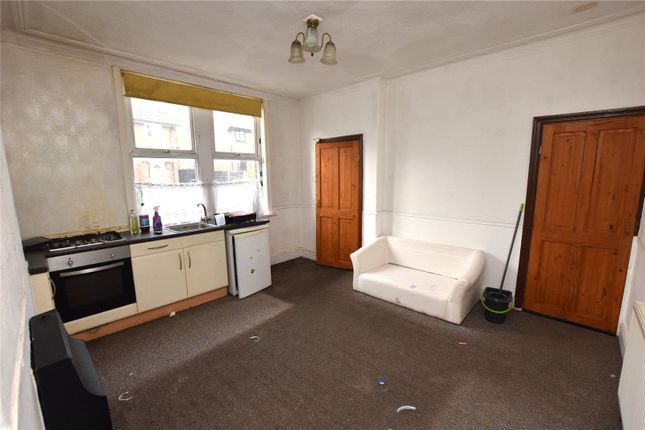 30, Cobden Road, West Yorkshire photo 3