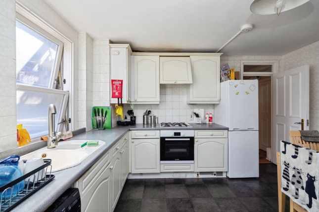 5 Edward Mann Close West, Pitsea Street, London photo 4
