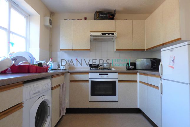 Town house to rent in Havelock Street, Leicester