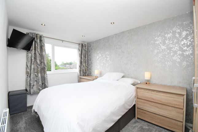 11 Greenside Court, Manchester photo 4