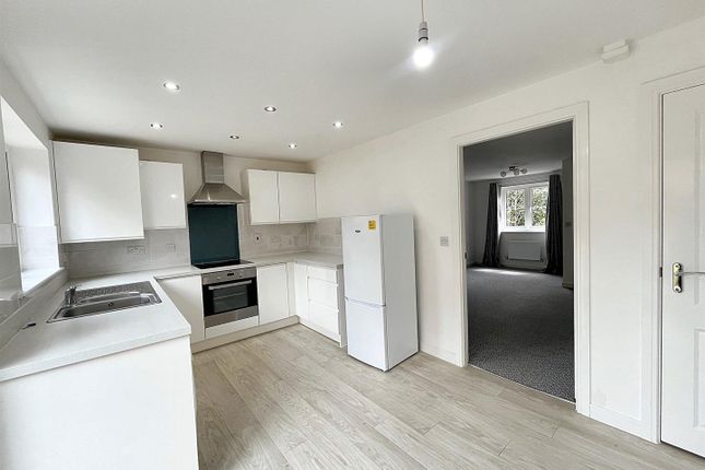 10, Foil Close, Newport photo 4