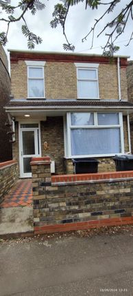 Thumbnail Terraced house to rent in Aldermans Drive, Peterborough