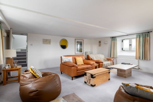 5, Fotheringhay Mews, Oundle, Northamptonshire photo 4