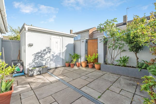 2, Wordsworth Close, Essex photo 4