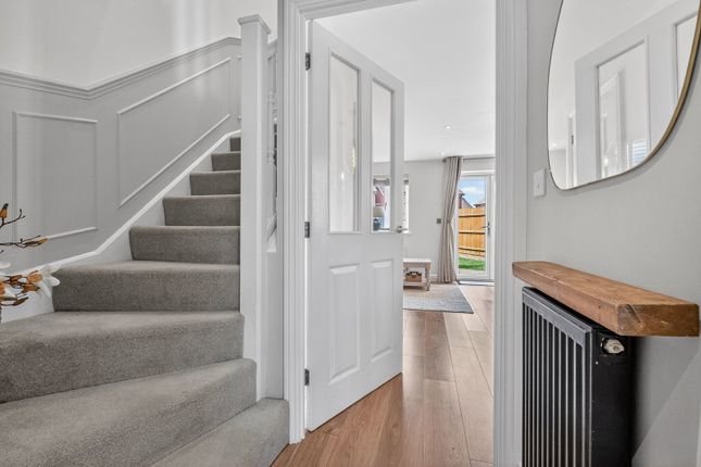 8 Sheepcote Edge, Bedford photo 2