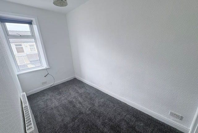 91, Lyndhurst Road, Burnley photo 5