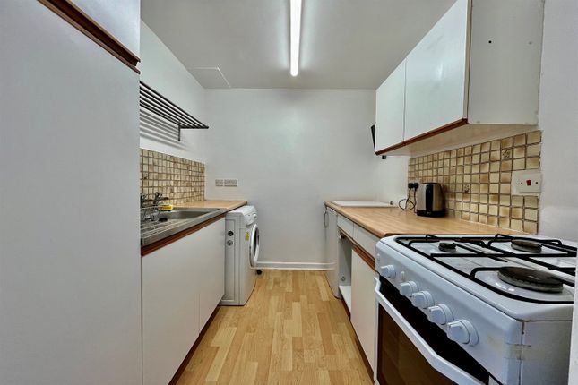 Flat 1, 3 New High Street, Headington, Oxford photo 2