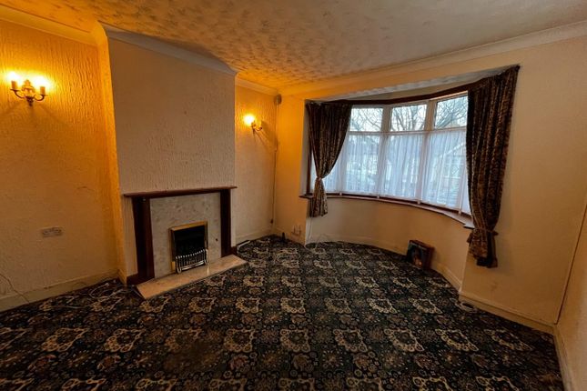 Thumbnail Bungalow for sale in Clinton Crescent, Ilford