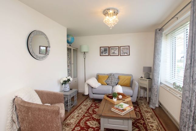 27, Tan Y Bryn, Beddau photo 2