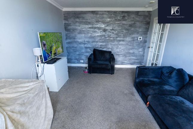 20, Queensbank Avenue, Gartcosh photo 4