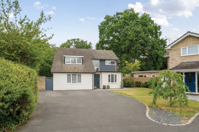 4-bed house on 9, Gorselands Close, West Byfleet, £900,000