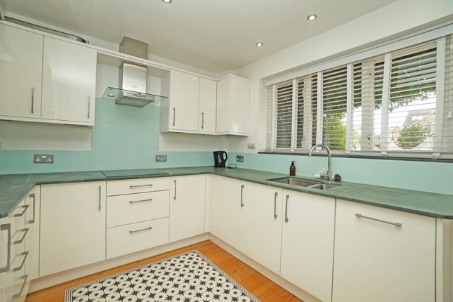 1, Tintagel Way, Portsmouth photo 4