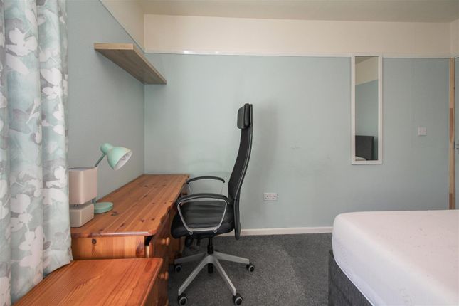 Room 3, 169, Midland Road, Wellingborough photo 5