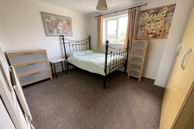 45, Bridport Close, Reading photo 3