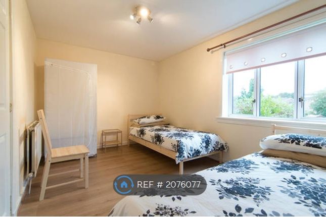 Flat to rent in Green Road, Paisley