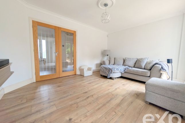 3, Thorneycroft Close, Maidstone photo 3