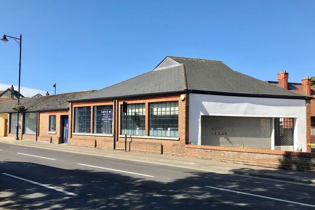 Retail premises to let in Exeter Road, Newmarket, Suffolk