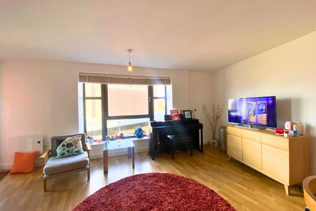 10 Baltic Quays City Centre Lounge d