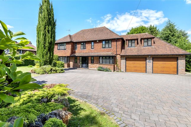 Thumbnail Country house for sale in Church Road, Halstead, Sevenoaks