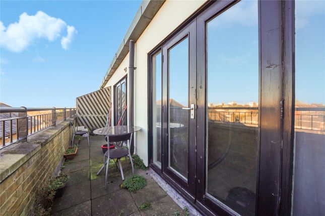 Flat 28, Silverdale House 1-5,, Silverdale, London photo 4
