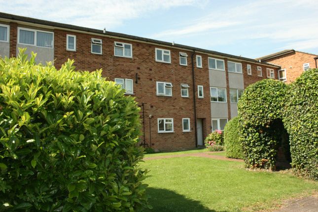 Flat to rent in Chiltern Court, Fawcett Road, Windsor
