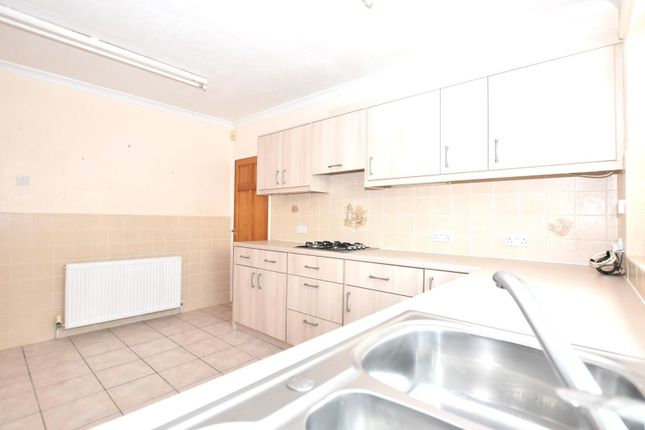33, Norwood Avenue, Chesterfield photo 4