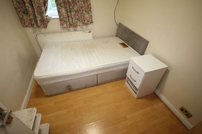 2 Lime Grove, Hayes photo 4
