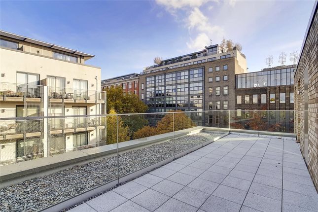 Flat for sale in Cynthia Street, London