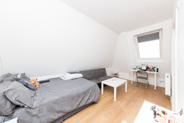 Flat to rent in Freshfield Road, Brighton