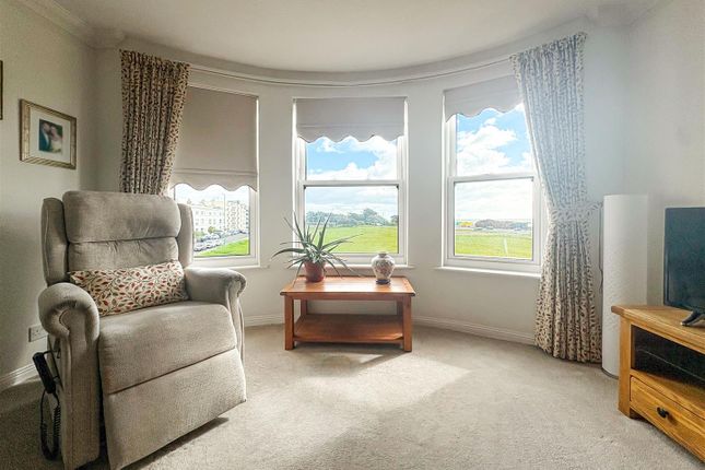 5, Beach Crescent, Littlehampton photo 4