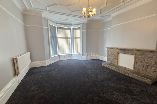 Hill Crest Road, Dewsbury photo 3
