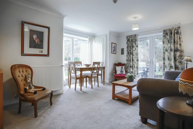 Apartment 10, Woodcock House, Larmenier Retirement Village, Blackburn photo 4