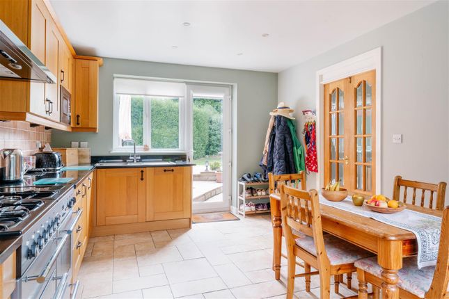 17, Ashgate Valley Road, Chesterfield photo 4