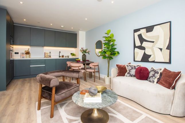 Flat 73 Kite House, Hawks Raod , Kingston upon Thames photo 4