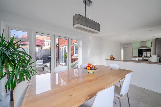2, Corden Place, Pulborough photo 3