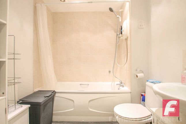 Flat 5, Chalkdell House, Watford photo 4