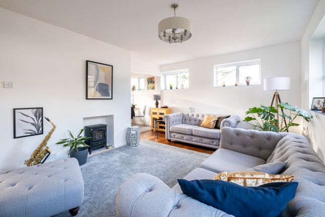 Flat for sale in Baird Gardens, London