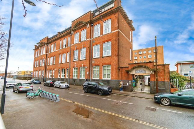 Thumbnail Flat for sale in Andersons Road, Southampton, Hampshire