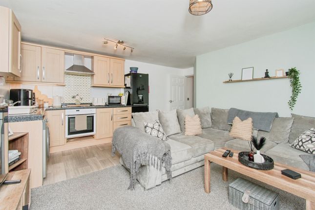 3, Grange Court, Front Street, Castleford photo 2