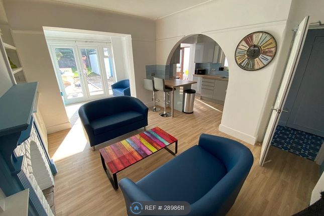 Room   Farcroft Road, Poole photo 4