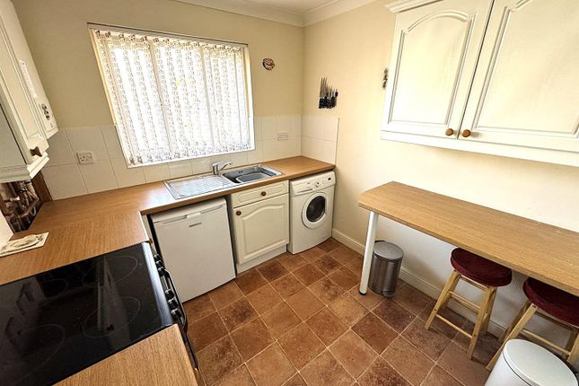 83, Tunwell Lane, Corby photo 3