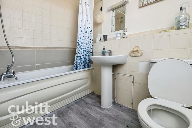 Room 6, Denning Mews, 30, Greetham Street, Southsea photo 3